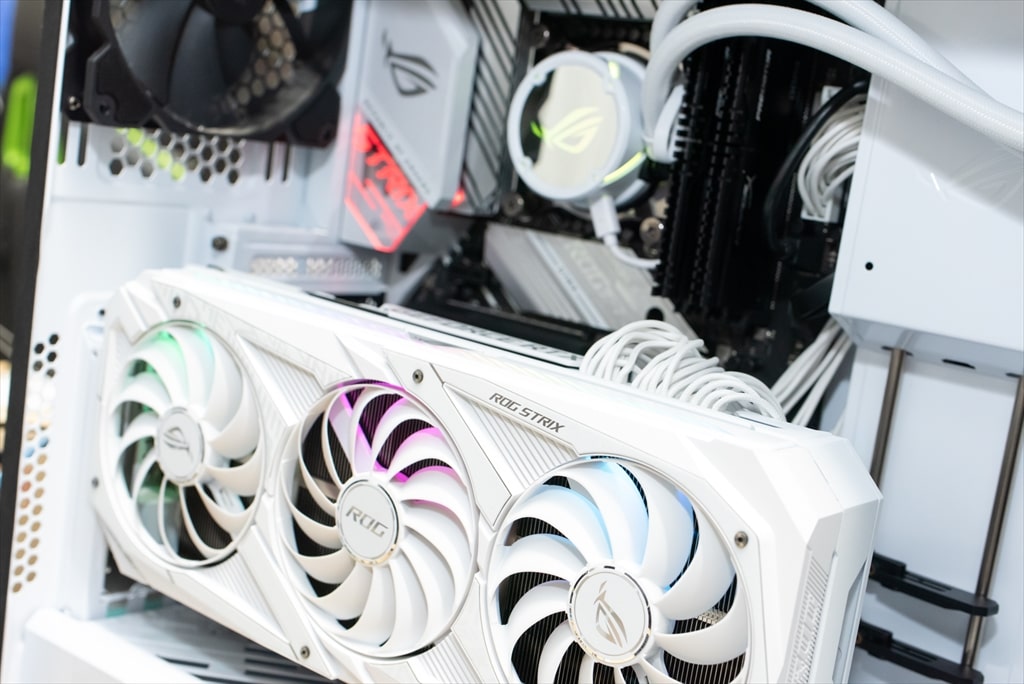 White Gaming PC Build with ASUS ROG, the White Color Edition PC with ROG Powerful Performance under $4000 31 White Gaming PC Build with ASUS ROG